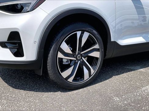 New 2026 Volvo XC40 B5 Plus w/ Protection Package Premier AWD/4WD image 14