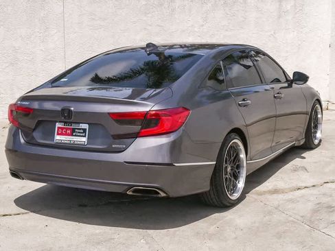 Used 2018 Honda Accord Touring image 9
