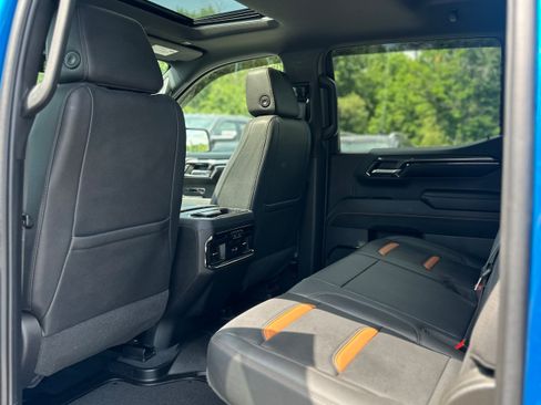 Used 2023 GMC Sierra 1500 AT4 w/ AT4 Premium Package AWD/4WD image 22