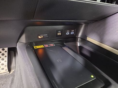 Used 2025 Toyota Camry SE FWD image 25