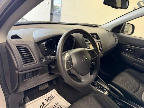 Used 2025 Mitsubishi Outlander Sport AWD image 13