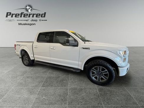 Used 2016 Ford F150 XLT w/ Equipment Group 302A Luxury image 8