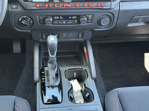 New 2025 Nissan Frontier PRO-4X w/ Pro Convenience Package image 4