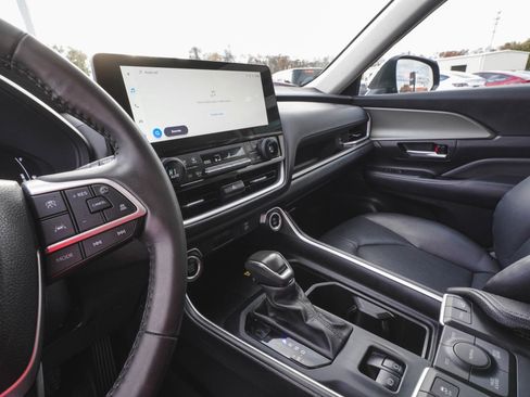 Used 2024 Toyota Grand Highlander XLE image 14