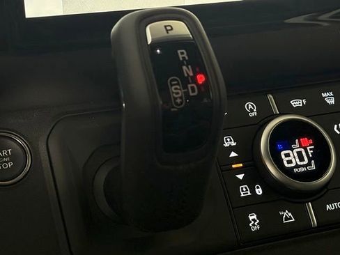 New 2025 Land Rover Defender 110 V8 image 39