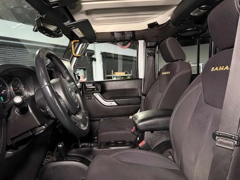 Used 2014 Jeep Wrangler Unlimited Sahara w/ Connectivity Group AWD/4WD image 25