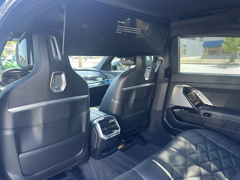 Used 2023 BMW 740i w/ Parking Assistance Package RWD image 25