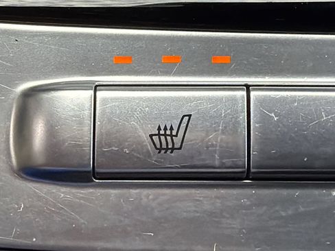 Used 2024 Kia Carnival EX FWD image 29