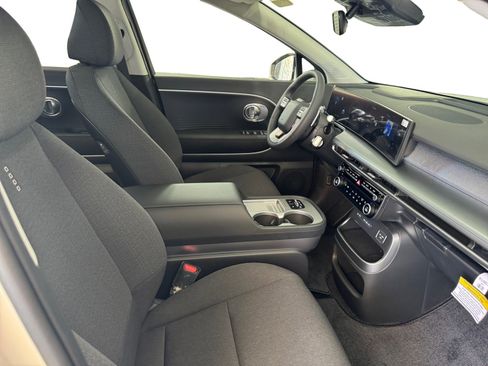 New 2026 Hyundai Ioniq 9 SE image 15