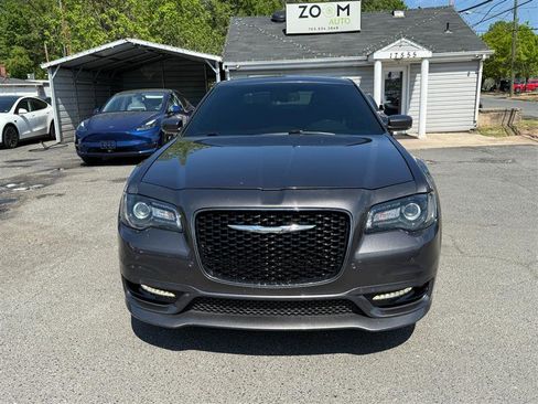Used 2018 Chrysler 300 S w/ 300S Premium Group RWD image 8