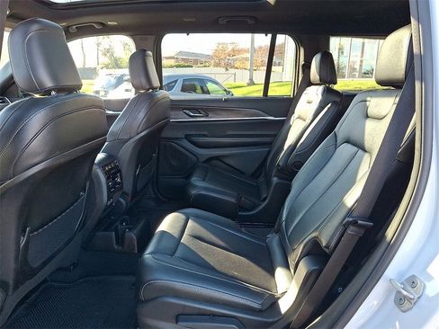 Used 2024 Jeep Grand Cherokee L Limited w/ Luxury Tech Group II image 11