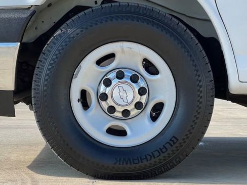 Used 2017 Chevrolet Express 3500 LT w/ LT Preferred Equipment Group image 88