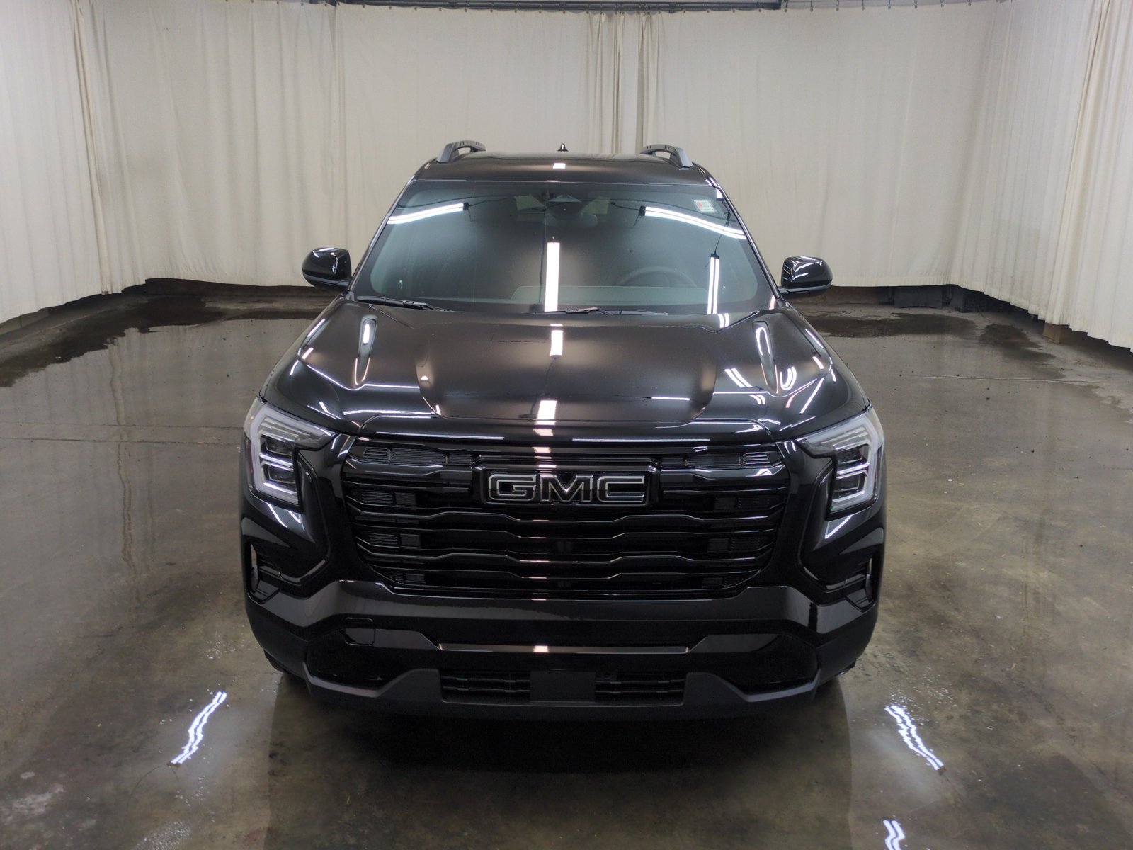 New 2027 GMC Terrain Elevation w/ Elevation Premium Package AWD/4WD image 2