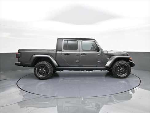 Certified 2024 Jeep Gladiator Sport image 24