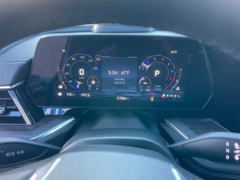 Used 2025 Chevrolet Suburban LS image 14