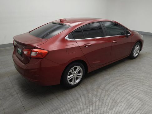 Used 2018 Chevrolet Cruze LT w/ Sun And Sound Package FWD image 10