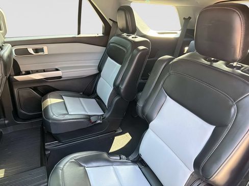 Used 2023 Ford Explorer XLT w/ Equipment Group 202A AWD/4WD image 48