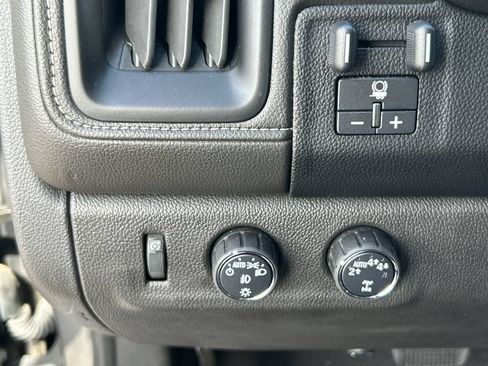 Used 2022 GMC Canyon Denali AWD/4WD image 18
