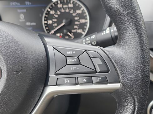 Used 2024 Nissan Altima 2.5 SV image 21