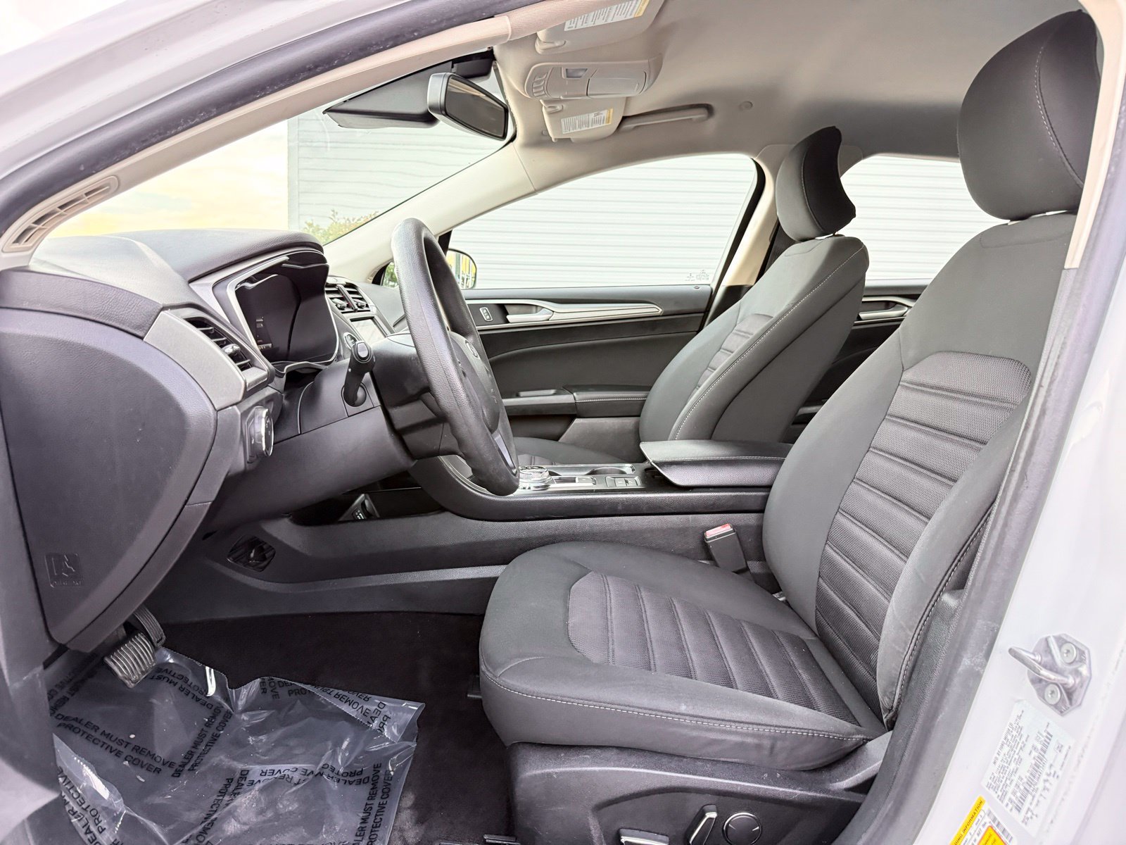 Used 2019 Ford Fusion SE FWD image 13