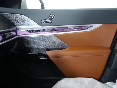 New 2026 BMW 750e xDrive w/ Executive Package image 24