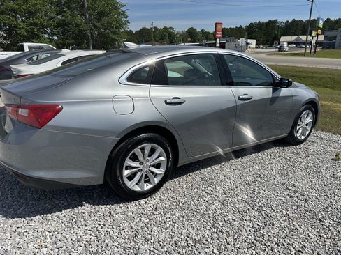 Used 2025 Chevrolet Malibu LT FWD image 4