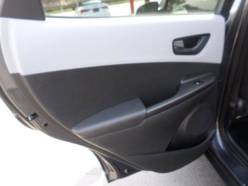 Used 2020 Hyundai Kona SE w/ Cargo Package image 37