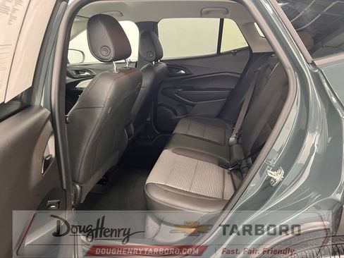 Used 2025 Chevrolet Trax LT FWD image 30