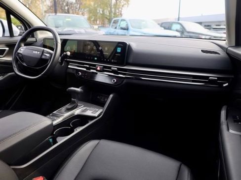 Certified 2026 Kia Sportage EX w/ EX Panorama Roof Package image 38