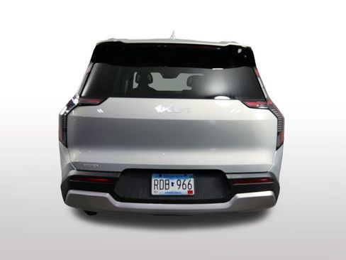Used 2024 Kia EV9 Wind AWD/4WD image 10
