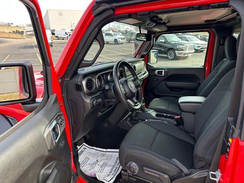 Used 2021 Jeep Wrangler Sport S image 35