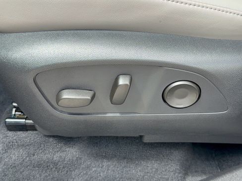 Used 2024 GMC Acadia Elevation FWD image 16