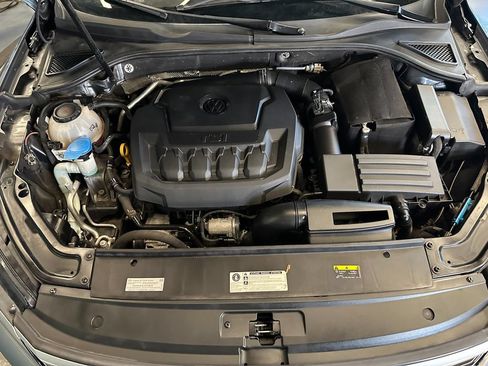 Used 2018 Volkswagen Passat 2.0T SE FWD image 21