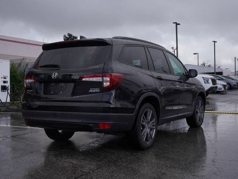 Used 2022 Honda Pilot Sport image 4