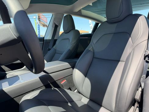 Used 2025 Tesla Model 3 Long Range RWD image 12