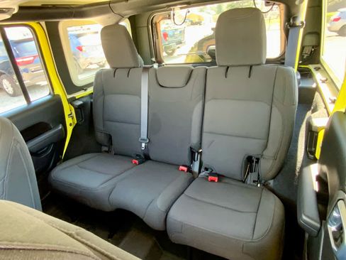 Used 2022 Jeep Wrangler Unlimited Sport AWD/4WD image 22