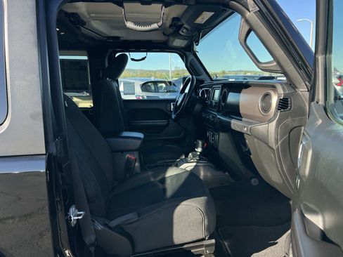 Used 2020 Jeep Wrangler Sport image 26