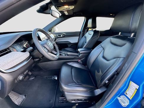 Used 2024 Jeep Compass Latitude image 19