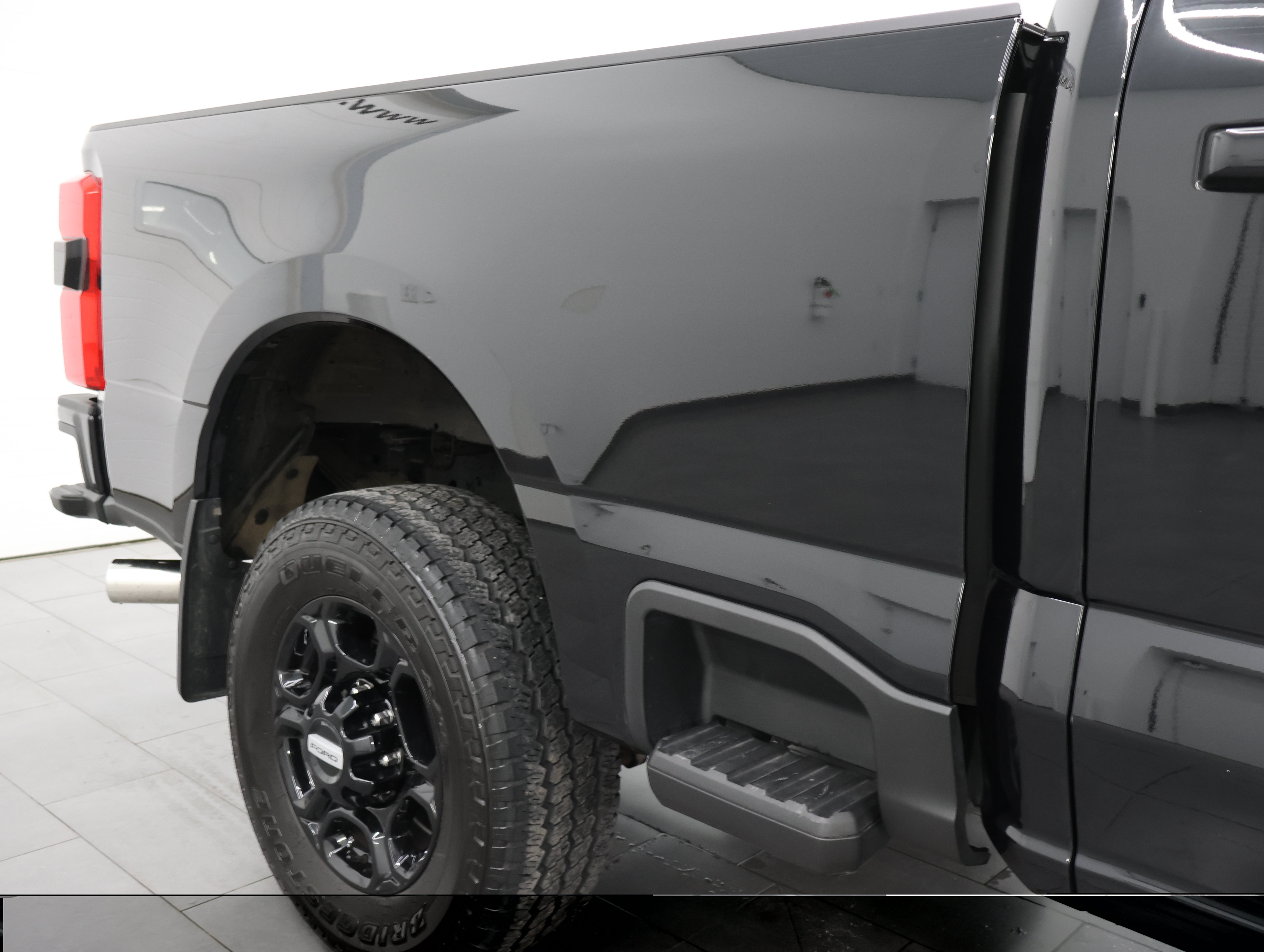 Used 2023 Ford F350 XLT w/ XLT Premium Package AWD/4WD image 29