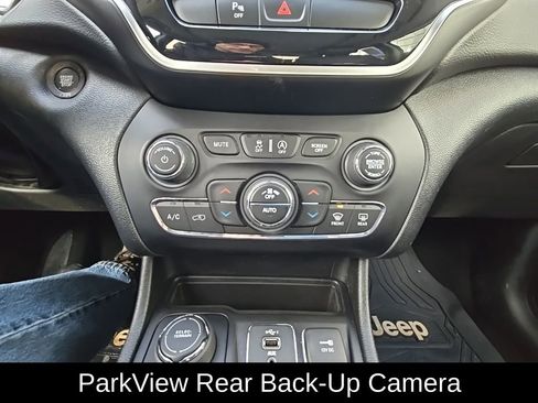 Used 2019 Jeep Cherokee Limited image 25