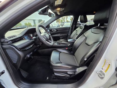 Used 2022 Jeep Compass Altitude image 14