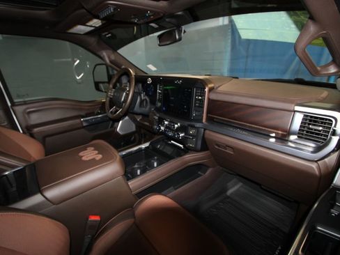 Used 2025 Ford F250 King Ranch w/ Chrome Package image 30