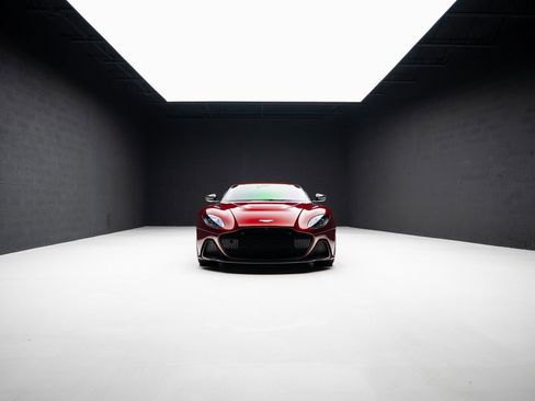 Used 2023 Aston Martin DBS Coupe RWD image 89