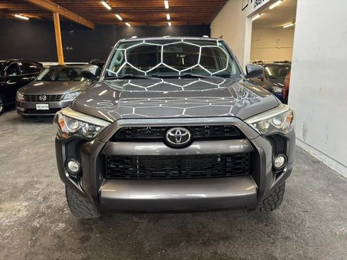 Used 2016 Toyota 4Runner SR5 image 3