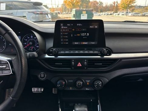 Used 2020 Kia Forte GT-Line w/ GT-Line Premium Package image 18