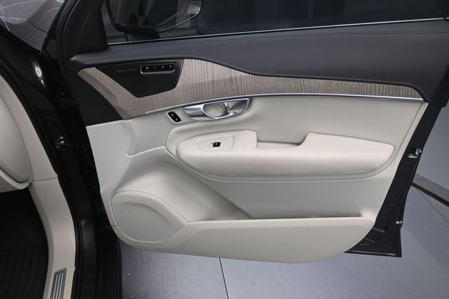 Certified 2023 Volvo XC90 B6 Ultimate w/ Protection Package Premier AWD/4WD image 32