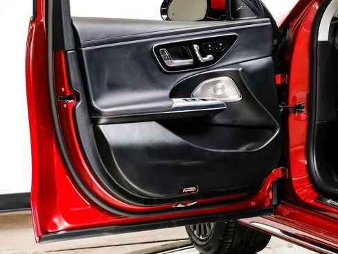 Used 2025 Mercedes-Benz E 350 Sedan image 42