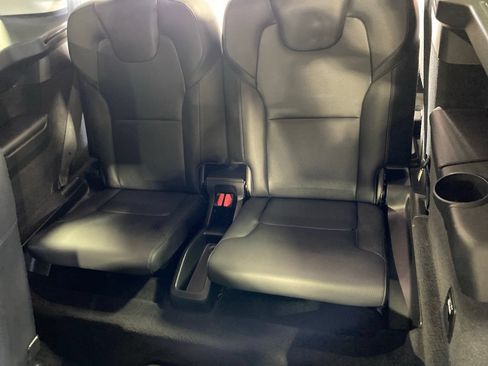 Used 2024 Volvo XC90 T8 Plus AWD/4WD image 8