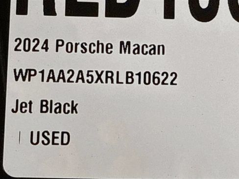 Certified 2024 Porsche Macan AWD/4WD image 29