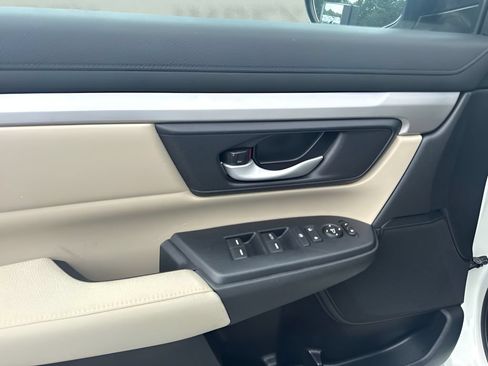 Used 2018 Honda CR-V LX image 15